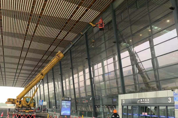 东宝玻璃幕墙维护和保养